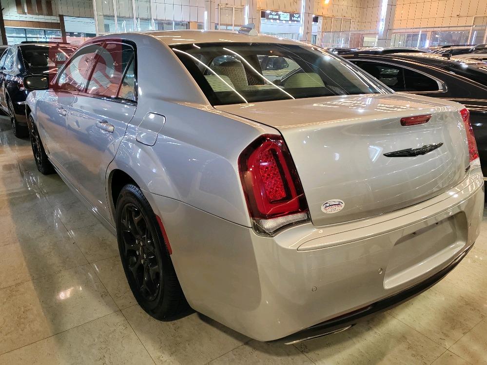 كرايسلر 300